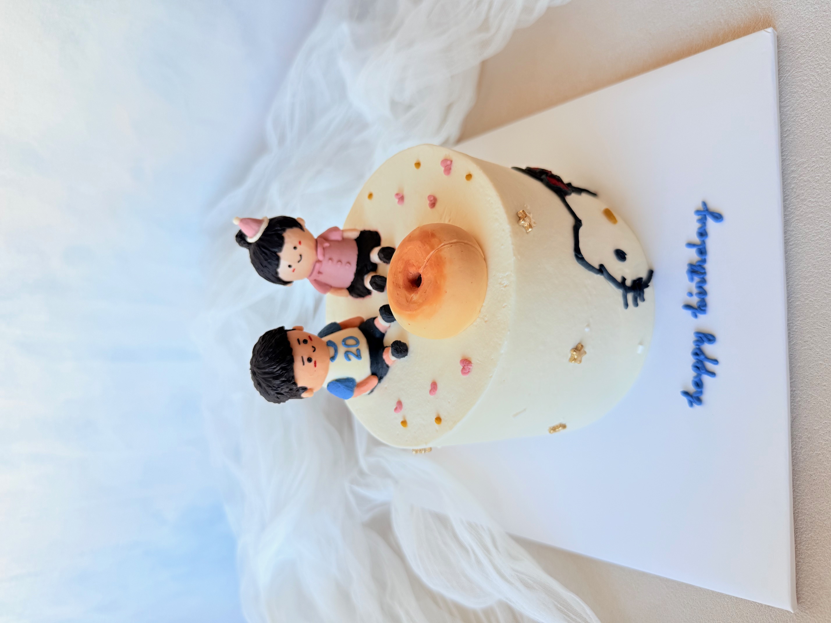 Figurine Cakes